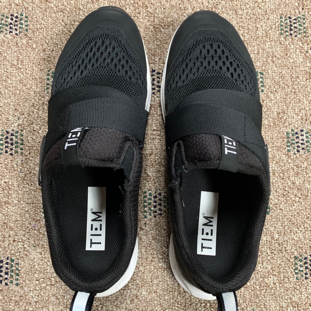 Slipstream- black/black TIEM Cycle shoes.